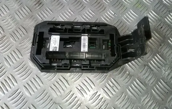 BMW X5 F15 Fuse module 6819653