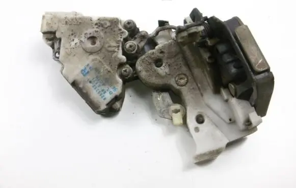 Ford Maverick Rear door lock