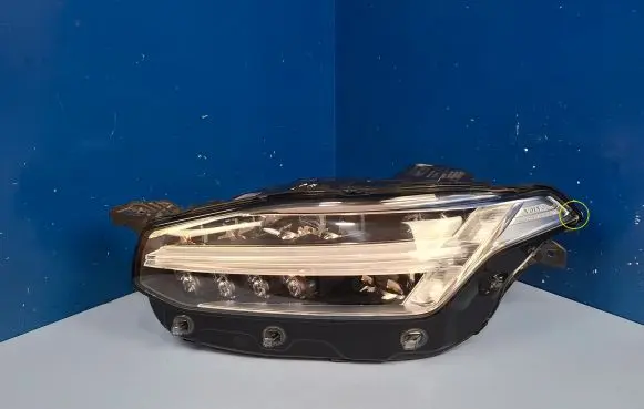 Volvo XC90 Headlight/headlamp 31655157 89914591