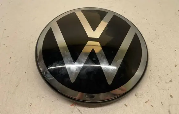 Volkswagen Tiguan Manufacturer badge logo/emblem 5NA853601M 00164768 25569100