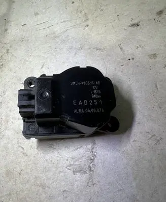 Ford Focus C-MAX Air flap motor/actuator 3M5H19E616AB