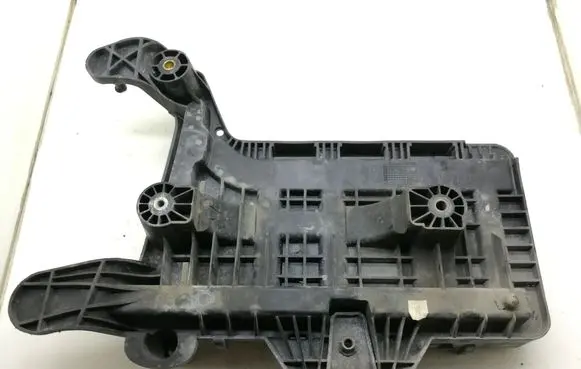 Volkswagen Touran I Battery box tray 1K0915333B