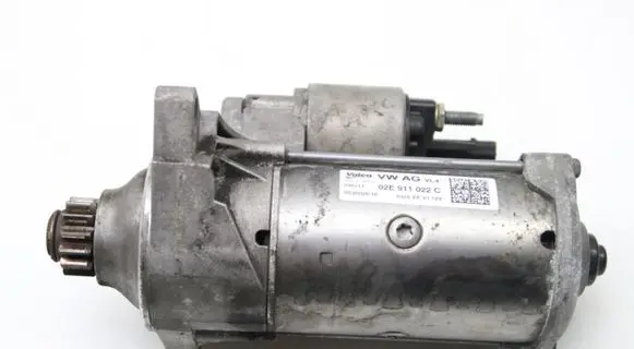 Volkswagen Tiguan Starter motor 02E911022C