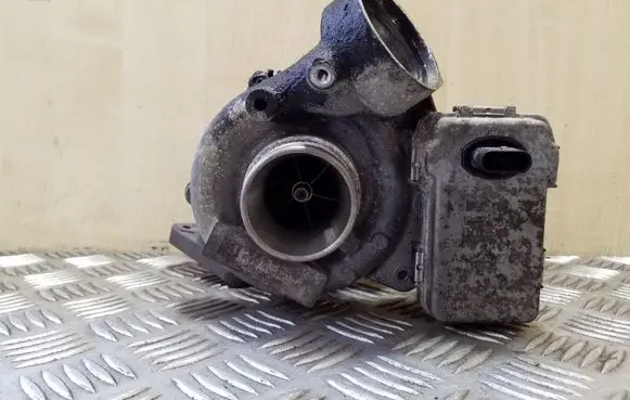 Mercedes-Benz C W204 Turbo A6510902780 A6511530094 A2C53302706