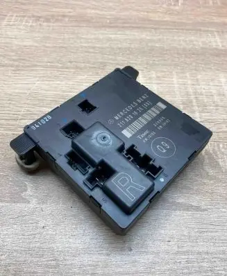 Mercedes-Benz E W211 Door control unit/module 2118201626