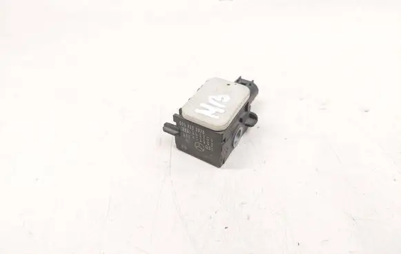 Mercedes-Benz ML W164 Airbag deployment crash/impact sensor 0038202926 161204 401153