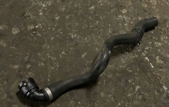 BMW 4 F36 Gran coupe Engine coolant pipe/hose 7503386