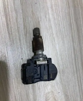 BMW X1 F48 F49 Tire pressure sensor 6881891
