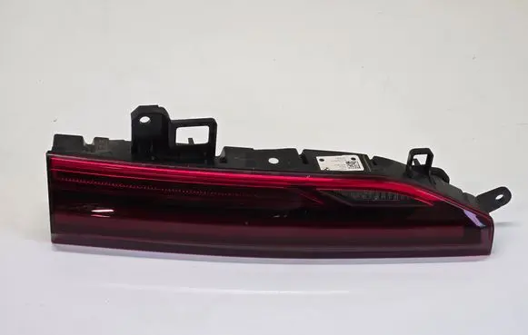 Tailgate rear/tail lights