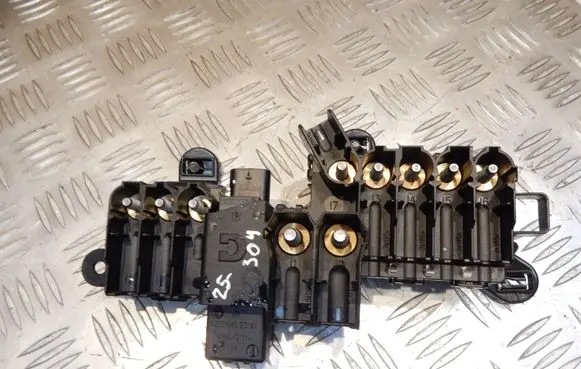 Mercedes-Benz S W221 Fuse box set A2215402350 MERCEDESBENZ 25404