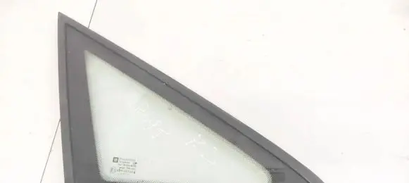 Opel Zafira A Front triangle window/glass 