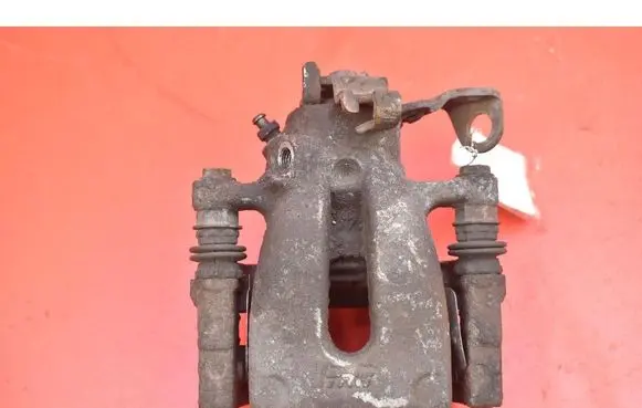 Opel Zafira B Rear brake caliper 