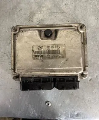 Volkswagen Sharan Engine control unit/module 038906019J 28SA4558 0281010216