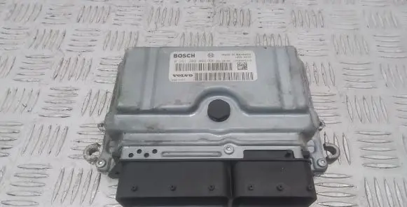 Volvo S40 Engine control unit/module 8667577