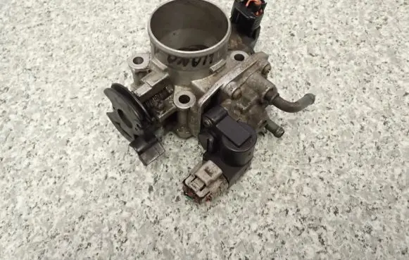 Suzuki Liana Throttle body valve 