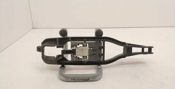 BMW 3 E46 Front door exterior handle/bracket 8216122