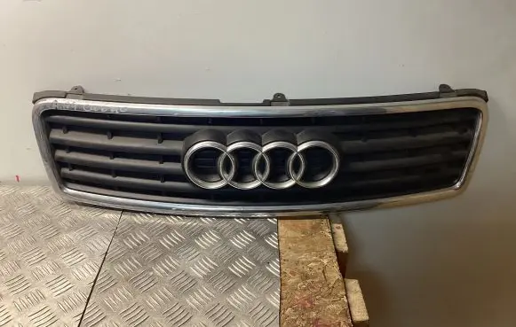 Audi A4 S4 B6 8E 8H Front bumper upper radiator grill 8H0853653