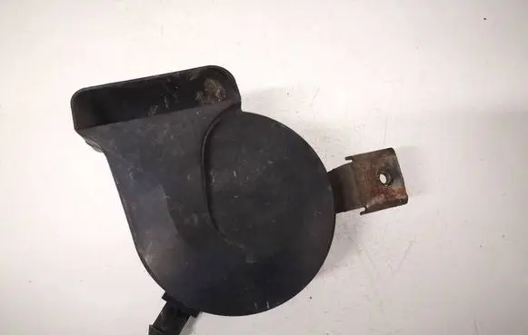 Volvo V70 Horn signal E349042