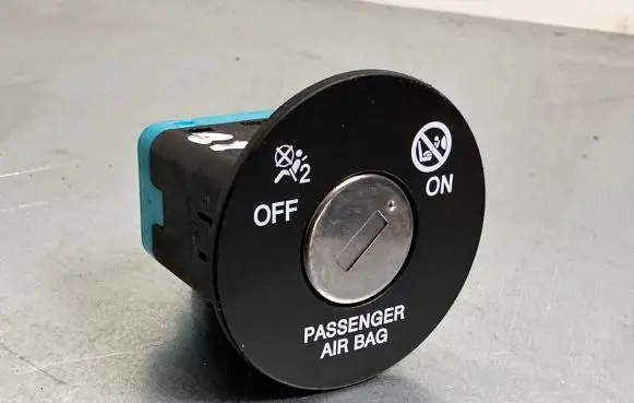 Passenger airbag on/off switch