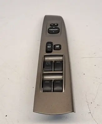 Toyota Prius (XW20) Electric window control switch 723247070 8482047050