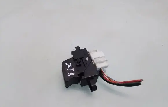Nissan X-Trail T30 Electric window control switch