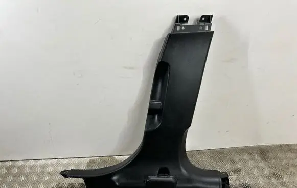 Maserati Ghibli (B) pillar trim (bottom) 06700729220