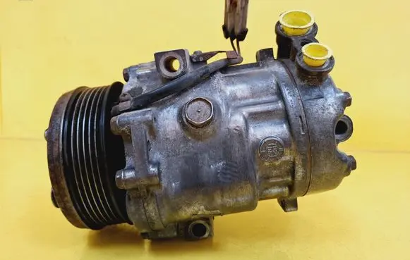 Opel Corsa B Air conditioning (A/C) compressor (pump) 