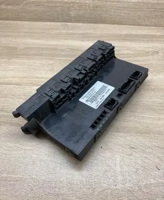 Mercedes-Benz C W203 Central body control module 2035450701
