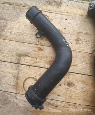 Mazda 3 II Air intake hose/pipe R2AA13231 P33804