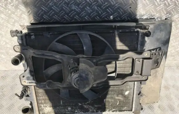 Renault Megane I Coolant radiator
