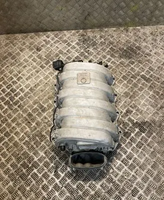 Mercedes-Benz C W204 Intake manifold 1561401501 A1561401501