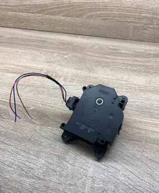Toyota Auris 150 Air flap motor/actuator MF1138002830
