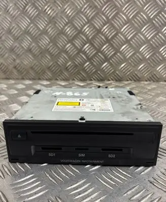 Volkswagen Touareg II Radio/CD/DVD/GPS head unit 7P6035670L 7P6035670A