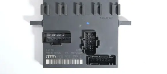 Audi A4 S4 B7 8E 8H Comfort/convenience module 8E0907279E