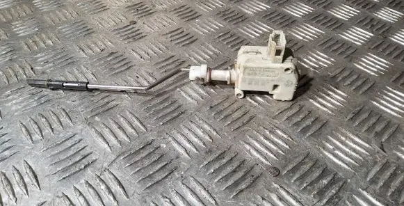 Seat Toledo II (1M) Fuel tank cap lock motor 3B0959782 1B0819273A