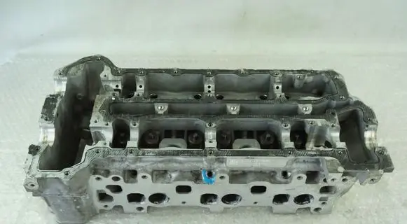 Mercedes-Benz E W211 Engine head A6420107420 R6420163601