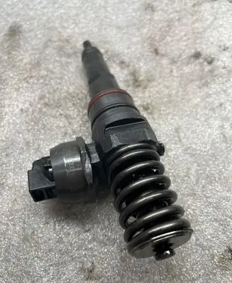 Skoda Octavia Mk1 (1U) Fuel injector 038130073AG
