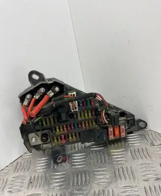 BMW 5 E60 E61 Fuse module 6906588