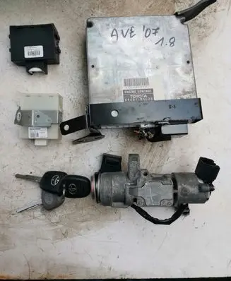 Toyota Avensis T250 Immobilizer control unit/module 8966105C20