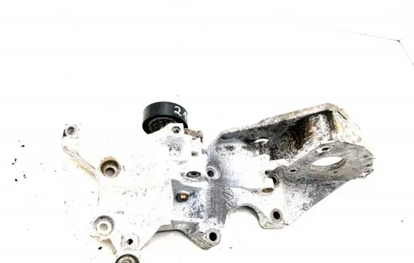 Volkswagen PASSAT B6 Generator/alternator bracket 03L903143Q