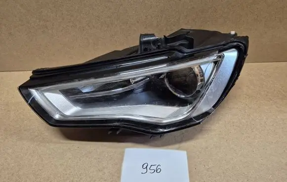 Audi A3 S3 8V Headlight/headlamp 8V0941005