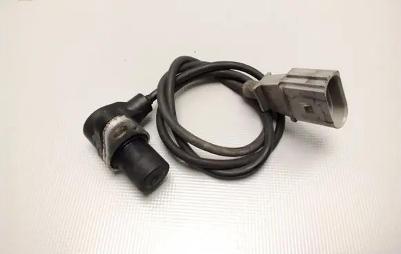Audi A4 S4 B5 8D Crankshaft position sensor 0281002