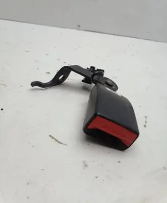 BMW 5 G30 G31 G38 Rear seatbelt buckle 7475018 636471200E