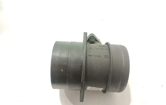 Volkswagen Golf V Mass air flow meter 0281002461