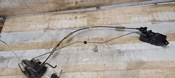 Mitsubishi Space Wagon Front door lock