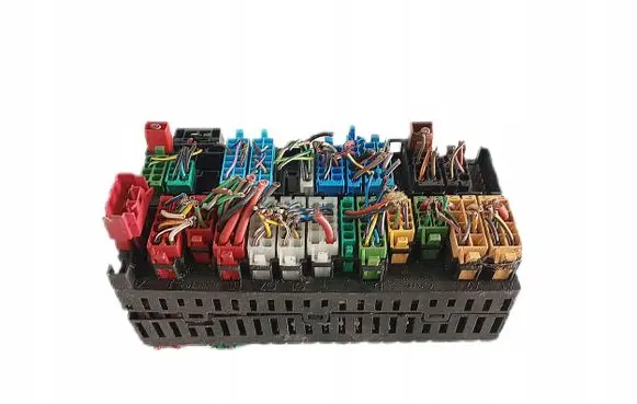 Volkswagen Sharan Fuse module 7M0937025D