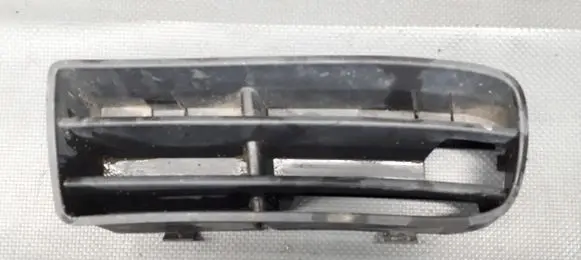 Volkswagen Golf IV Front bumper lower grill