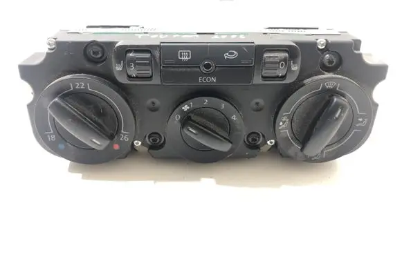 Volkswagen Touran I Climate control unit