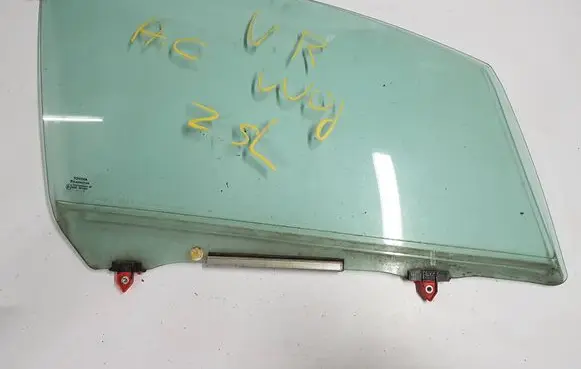 Toyota Yaris Front door window glass four-door 