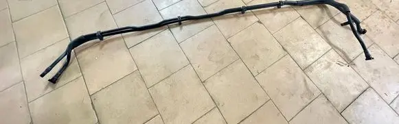 Engine coolant pipe/hose